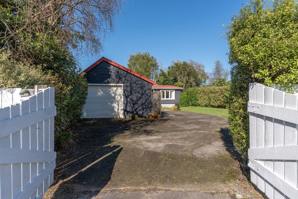 17A Saxbys Road, Glenview, Hamilton - Carousel 1