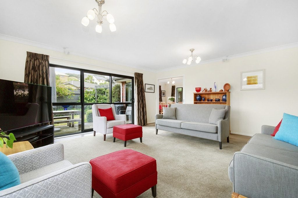 189 Woodman Drive, Tawa, Wellington - Carousel 2