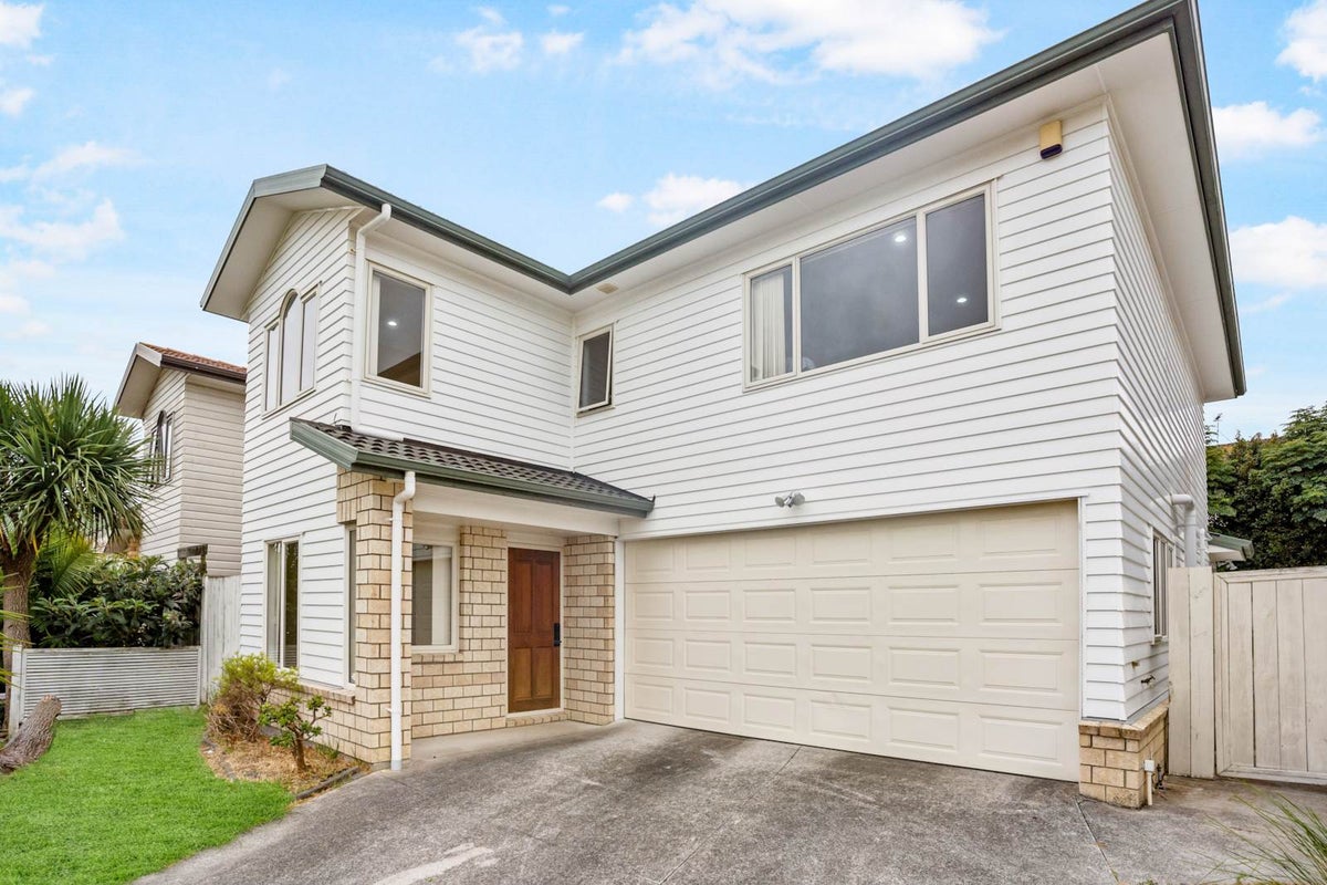 10 Maypark Crescent, Flat Bush, Auckland - Carousel 1