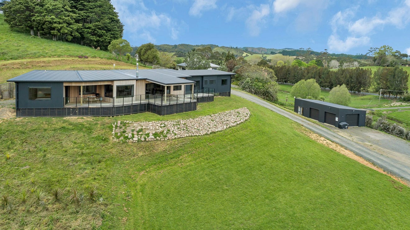 12 Giovanni Drive, Whangarei - Carousel 1