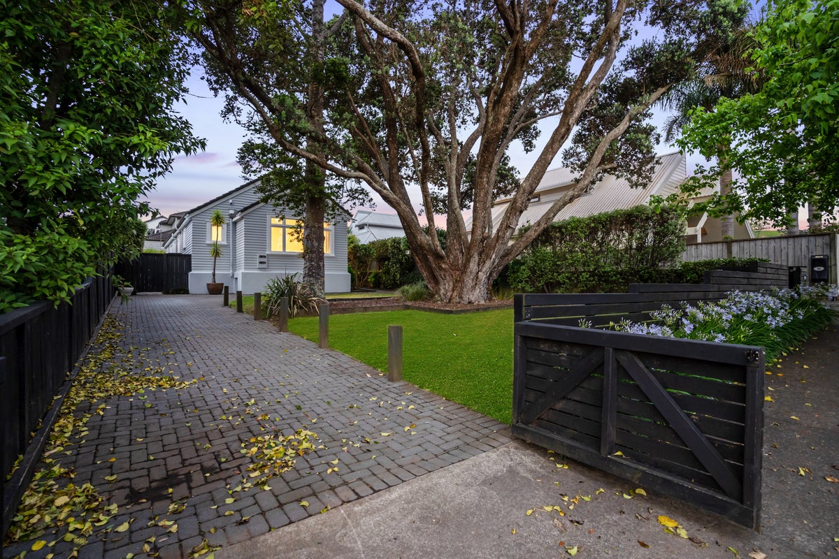 8 Taiere Terrace, Onehunga, Auckland - Carousel 1