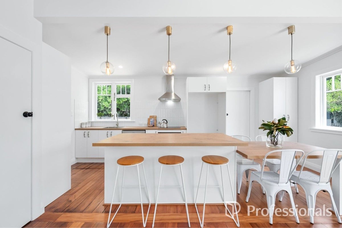 1-2/6 Pohutukawa Street, Woburn, Lower Hutt - Carousel 1