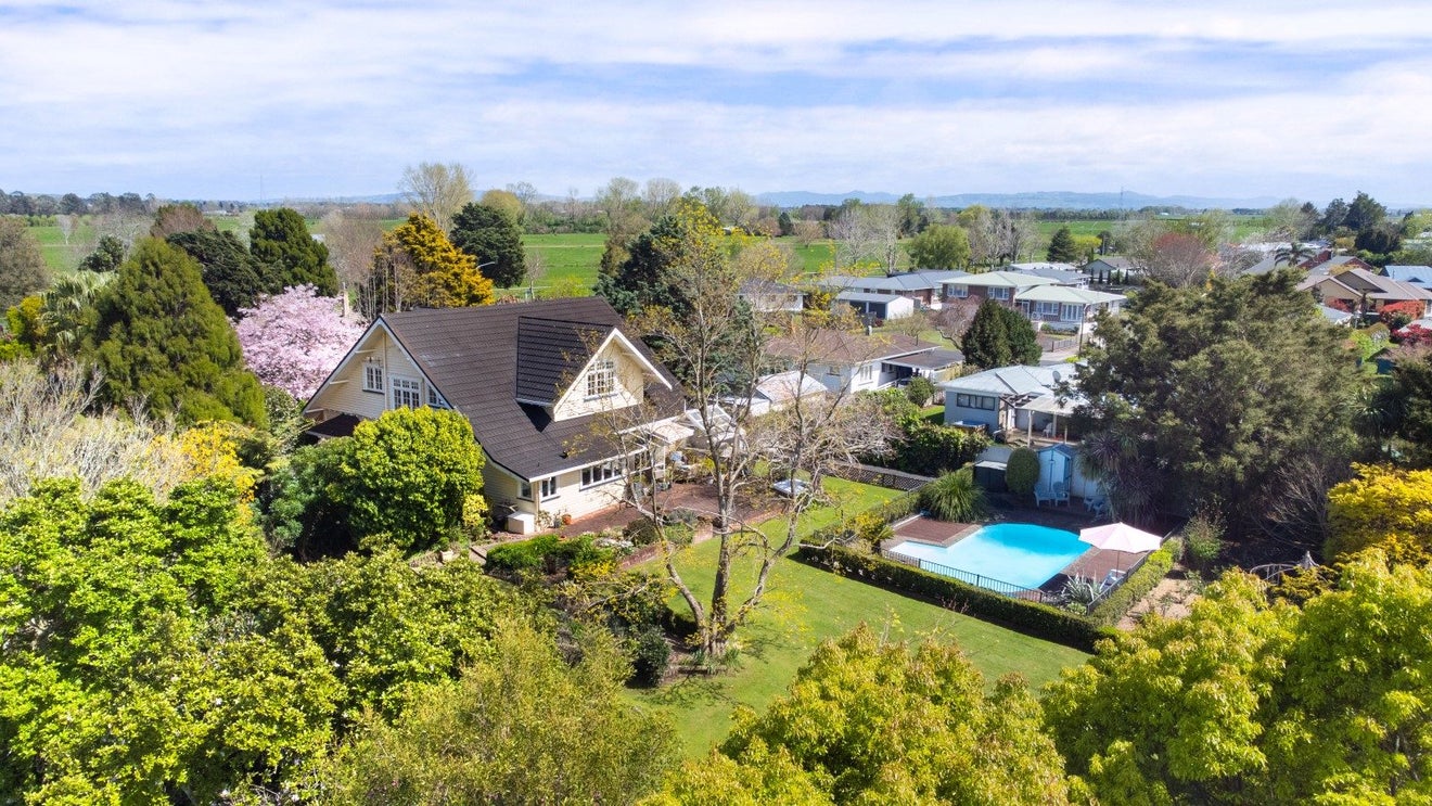 112 Stanley Avenue, Te Aroha, Te Aroha - Carousel 1