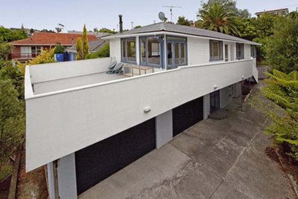 8 Jellicoe Road, Murrays Bay, Auckland - Carousel 2