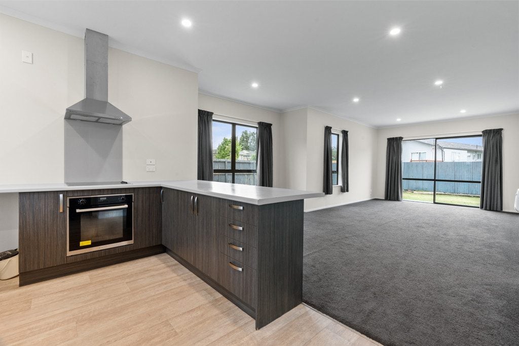 53 Ipukarea Street, Weymouth, Auckland - Carousel 2