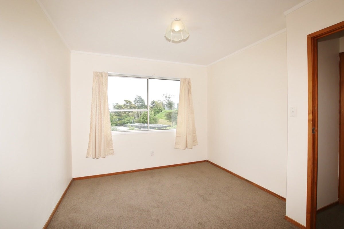 45 Stott Avenue, Birkdale, Auckland - Carousel 9