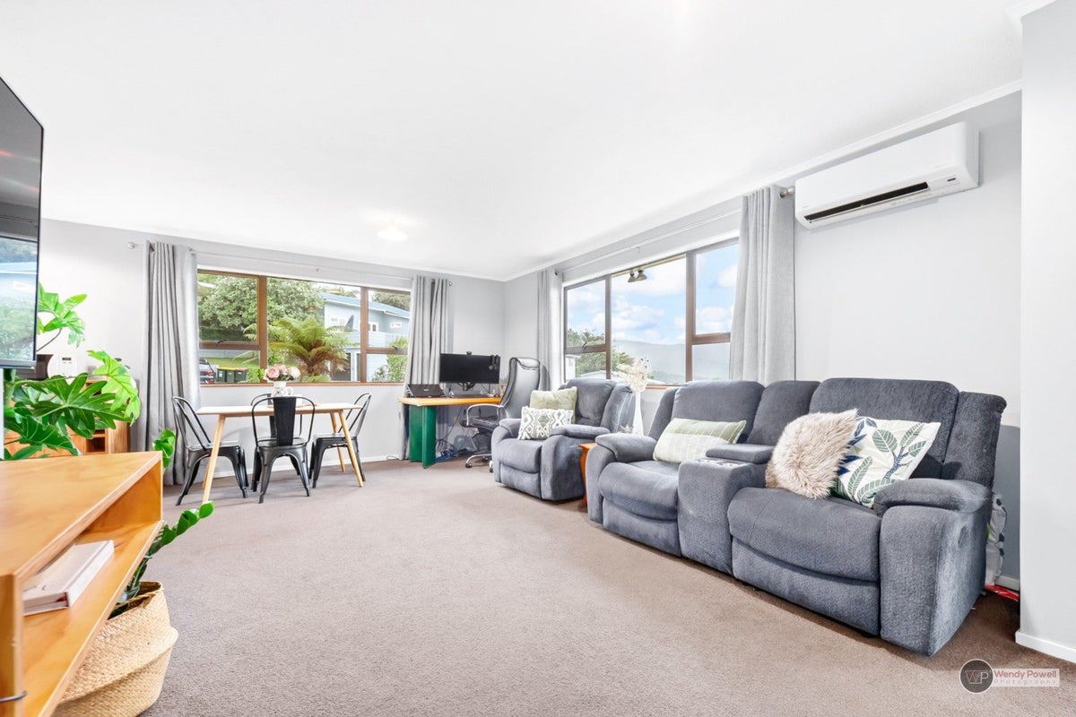 63A Lord STREET, STOKES VALLEY, LOWER HUTT - Carousel 2