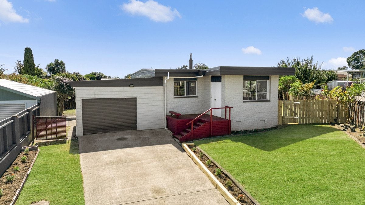 17 Ridgeway Place, Glenview, Hamilton - Carousel 2