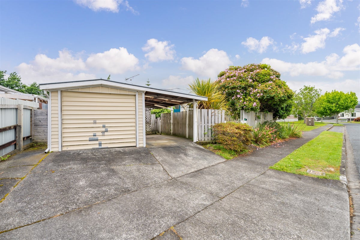 14A Bonnie Glen Crescent, Ebdentown, Upper Hutt - Carousel 2