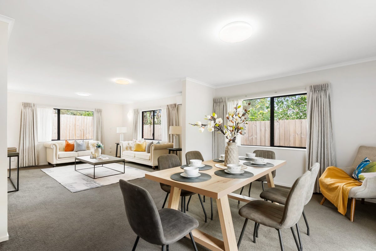 2/12 Oak Street, Royal Oak, Auckland - Carousel 1
