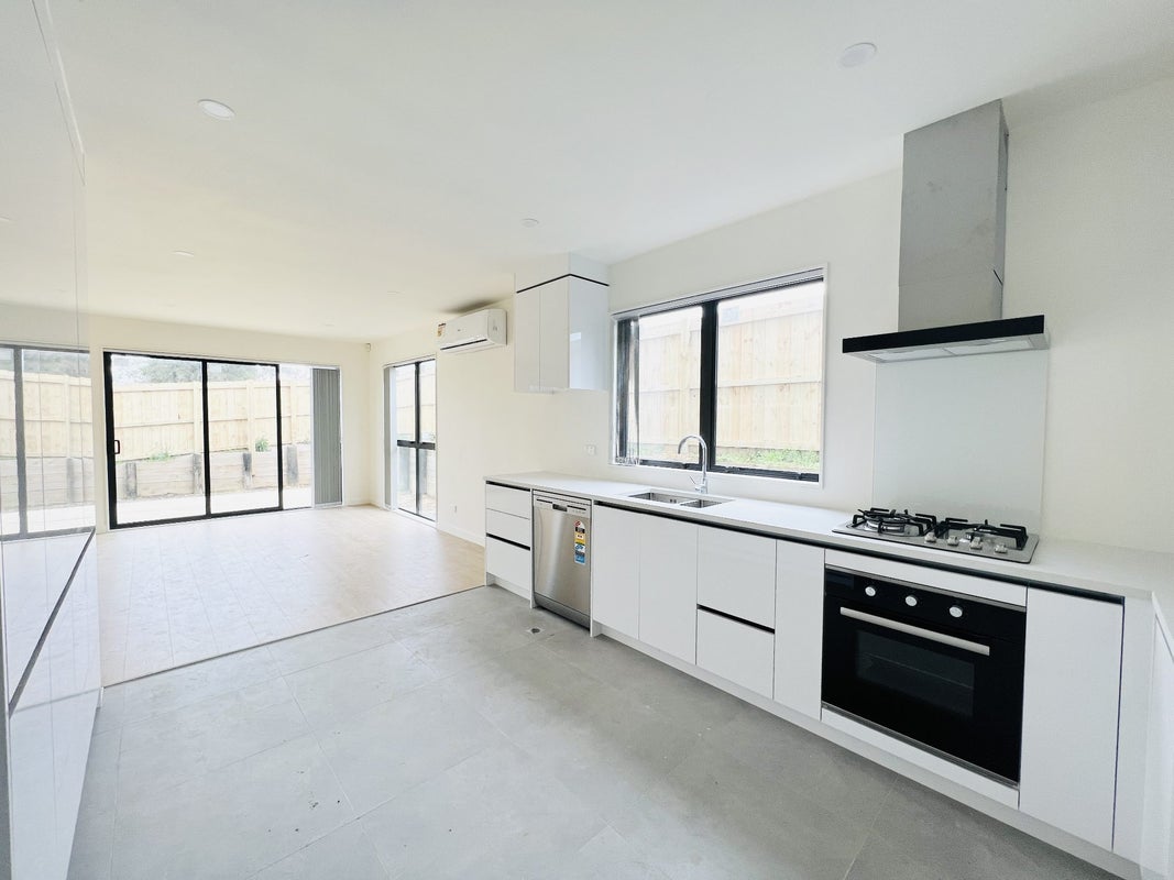 79A Carlisle Road, Torbay, Auckland - Carousel 2
