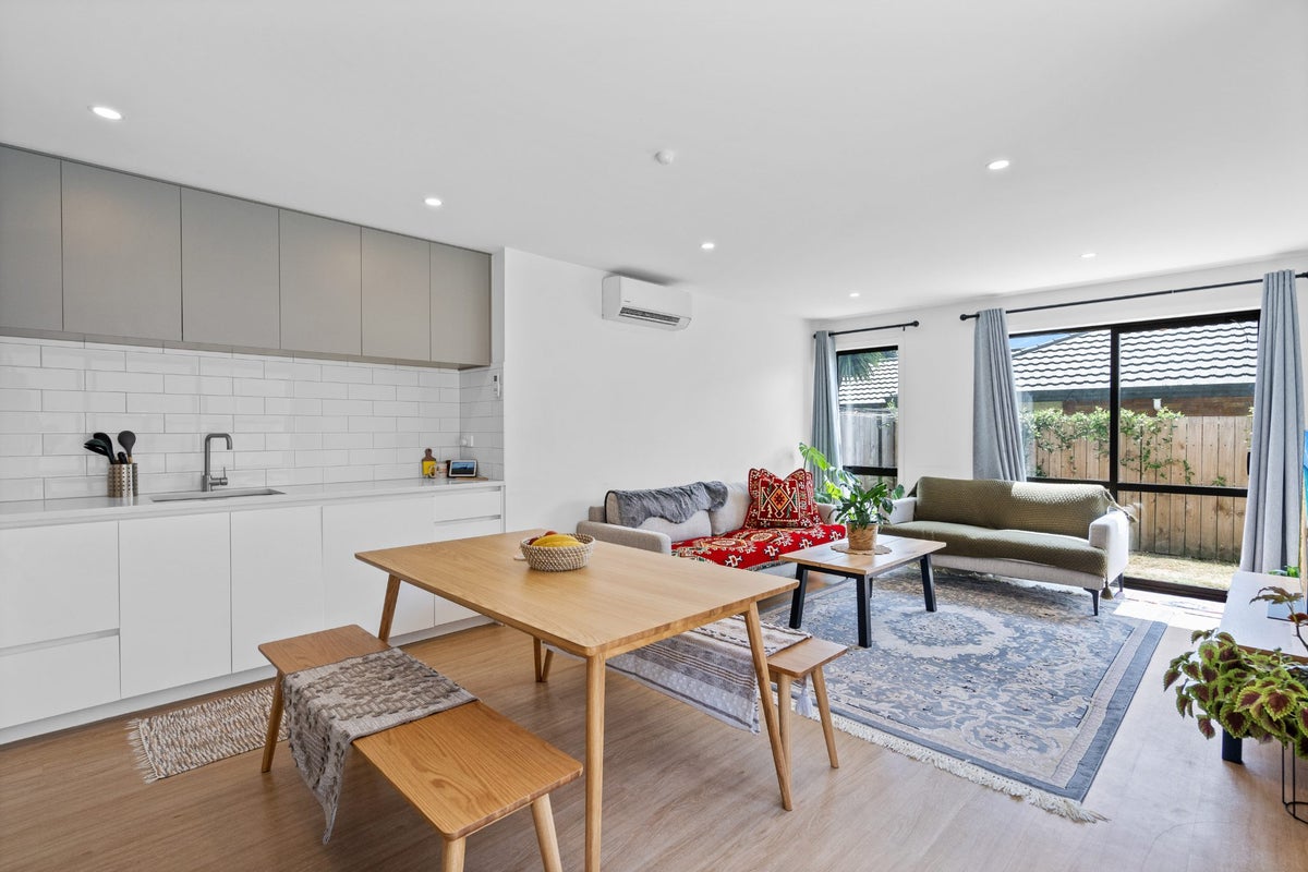 9 Otaimako Place, Mangere, Auckland - Carousel 2