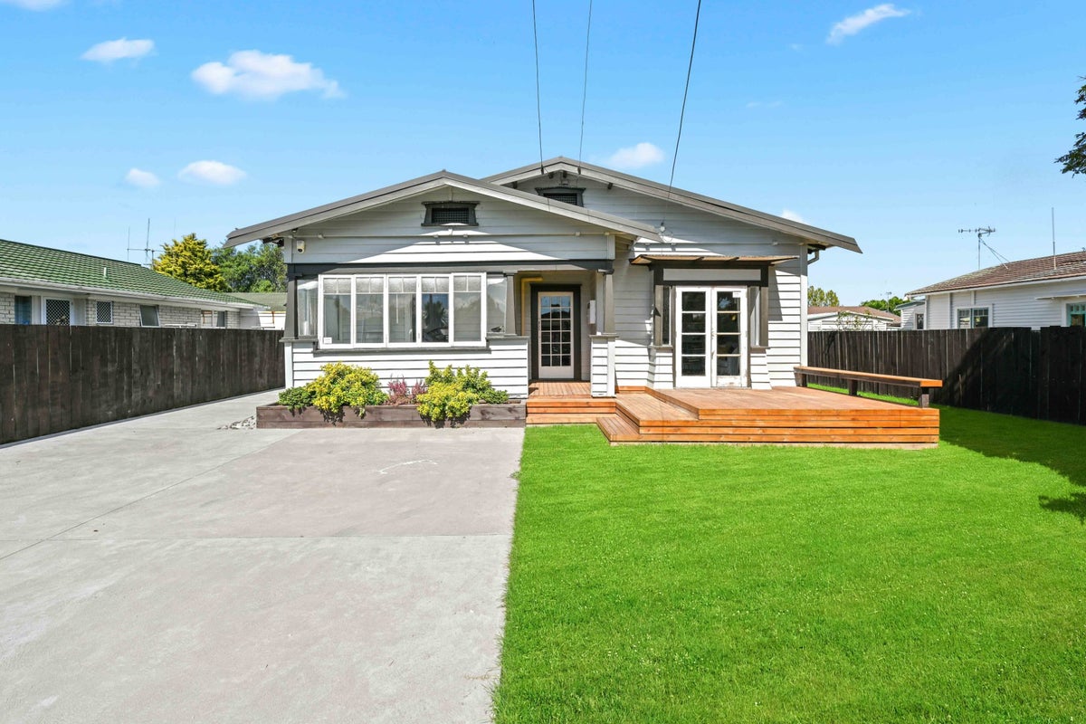 7 Howden Road, Fairfield, Hamilton - Carousel 1
