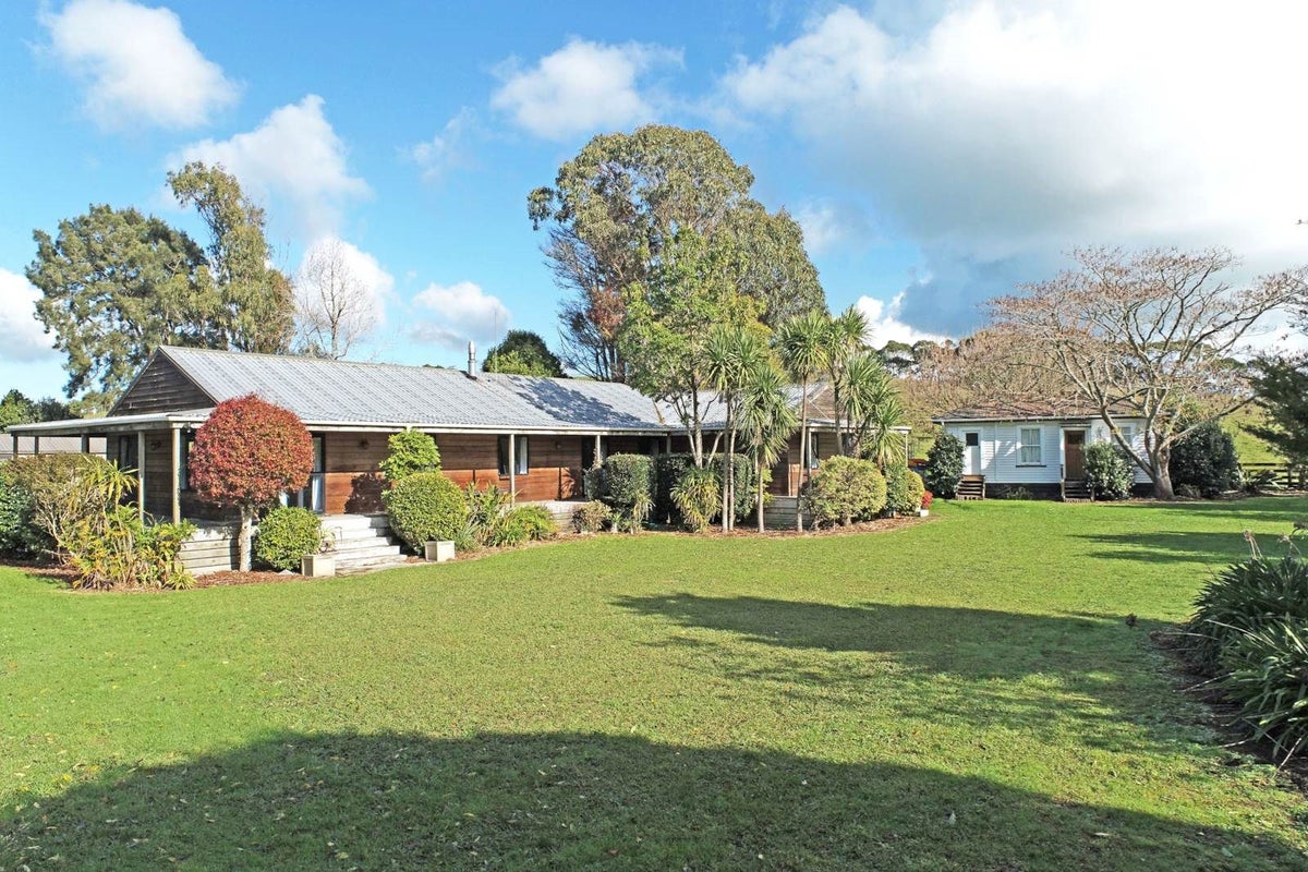 943 Glenbrook Road, Glenbrook, Pukekohe - Carousel 1