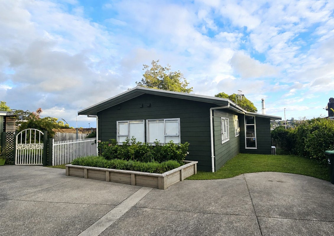 5 Cambridge Road, Judea, Tauranga - Carousel 1