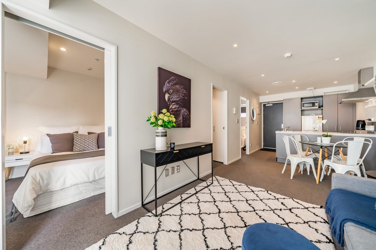 1018/74 Taranaki Street, Te Aro, Wellington - Carousel 1