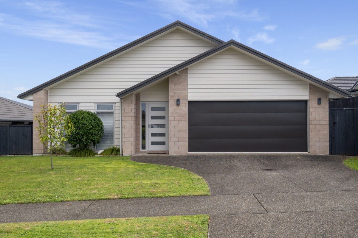 4 Penetaka Heights, Pyes Pa, Tauranga - Carousel 1
