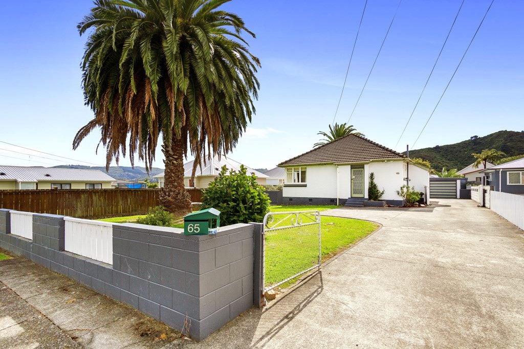 65 Strand Crescent, Naenae, Lower Hutt - Carousel 1