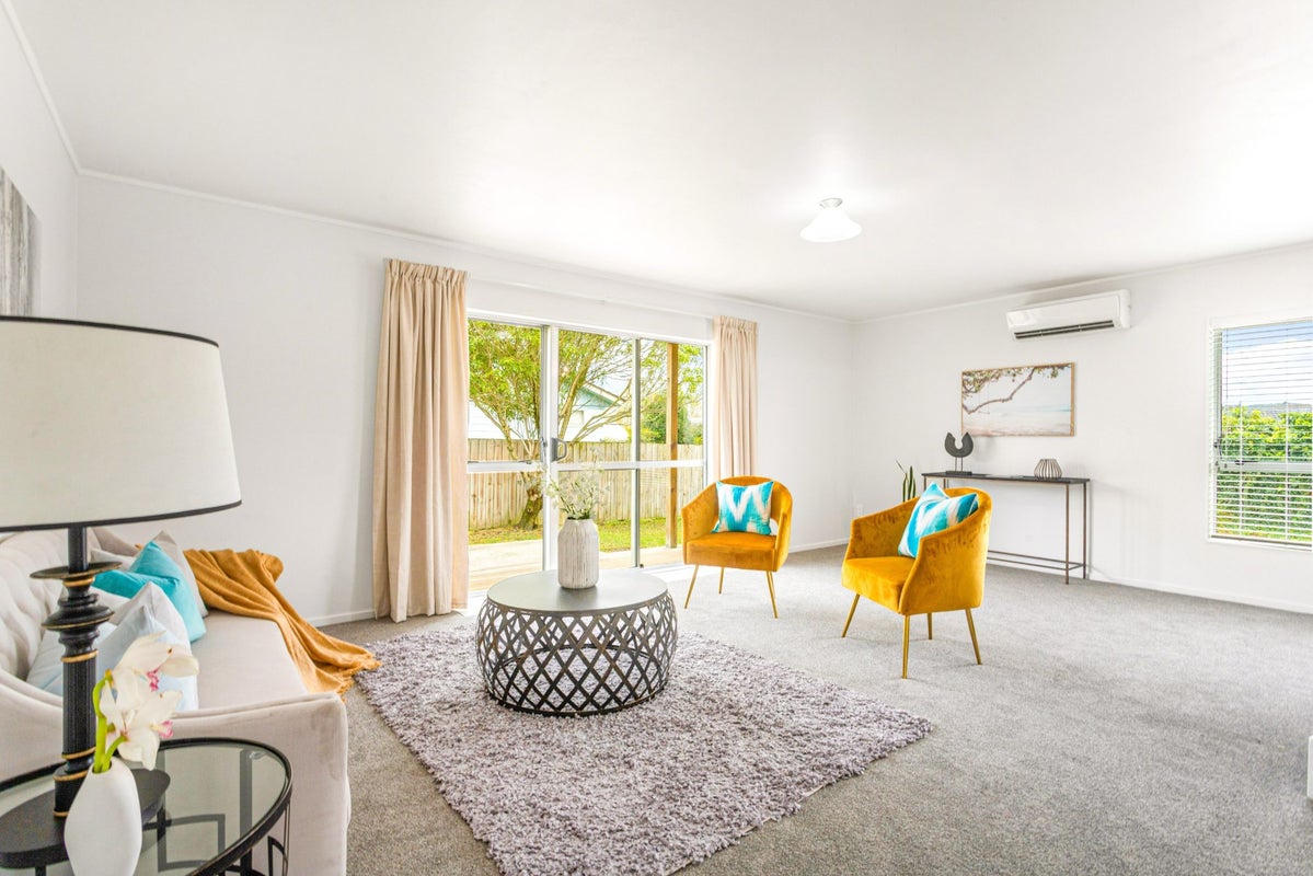 17A Lipton Grove, Opaheke, Papakura - Carousel 2