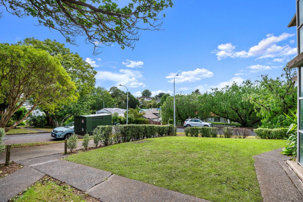 3/12 Yattendon Road, St Heliers, Auckland - Carousel 2