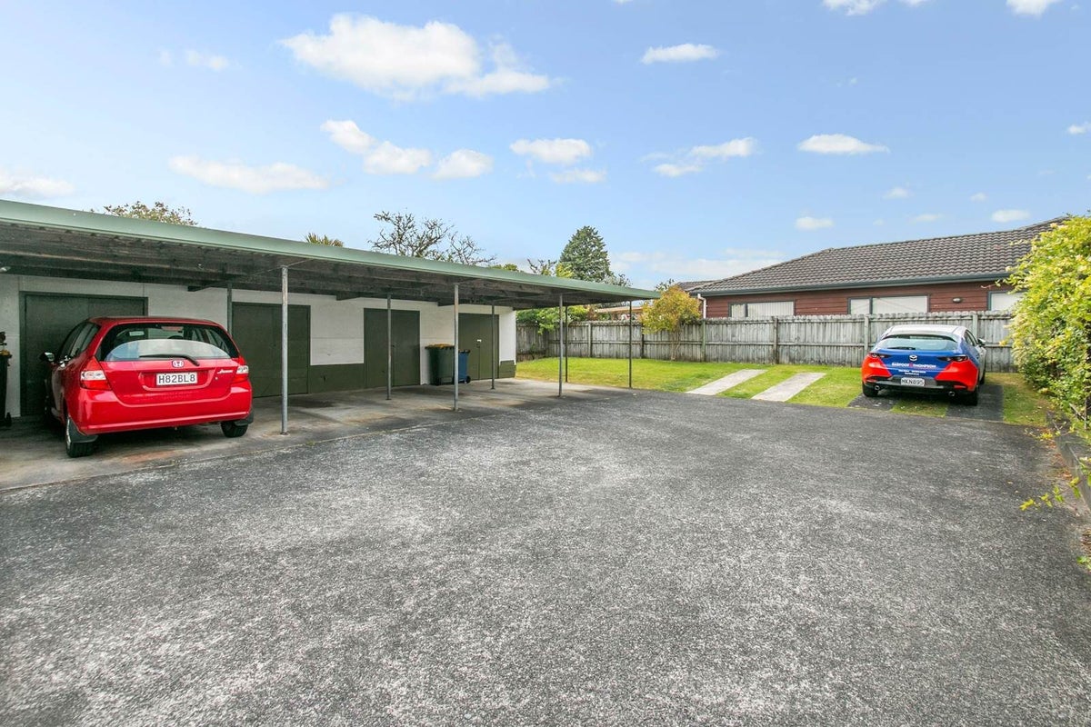 2/138 Hutchinson Avenue, New Lynn, Auckland - Carousel 2
