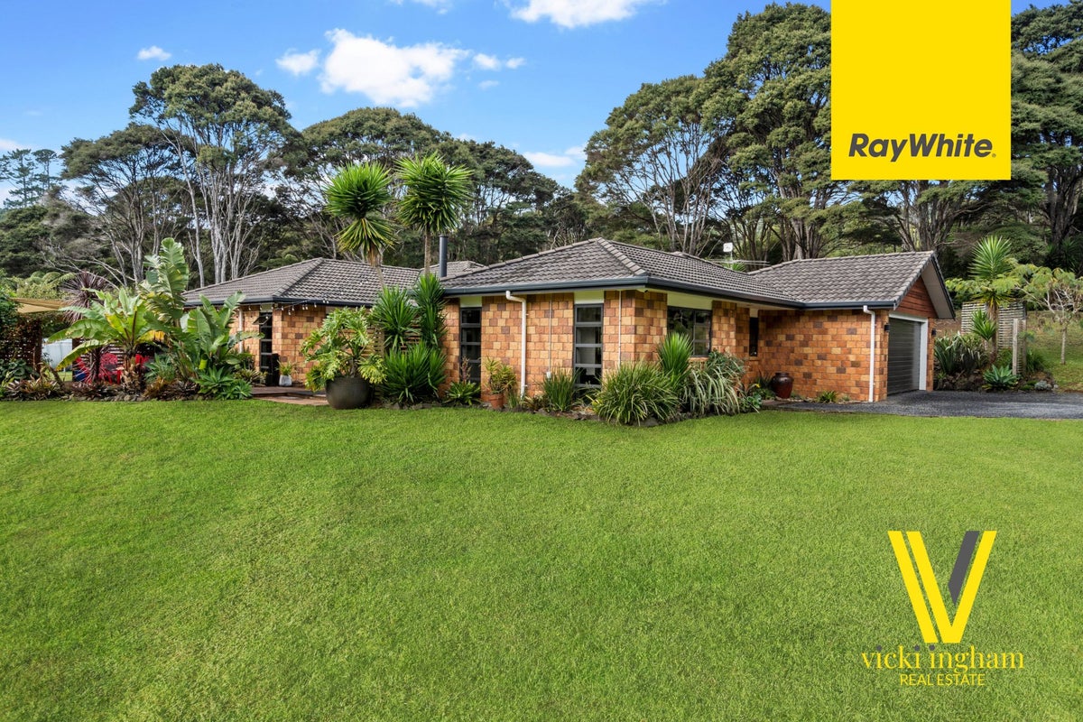 35 Cochran Road, Oratia, Auckland - Carousel 1