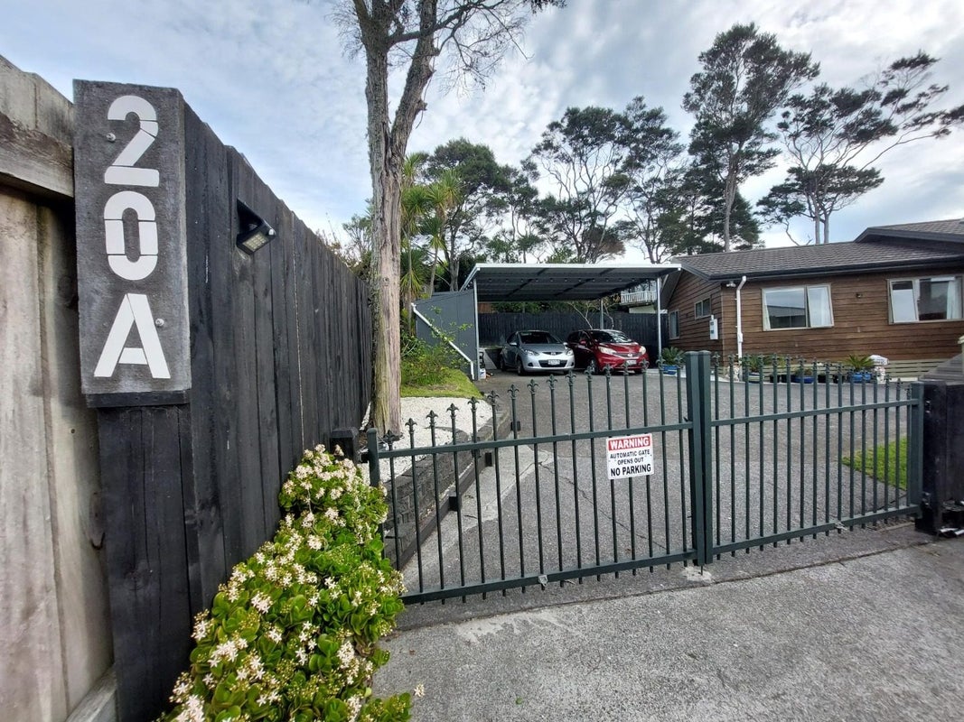 20A Dolbear Street, Titirangi, Auckland - Carousel 1