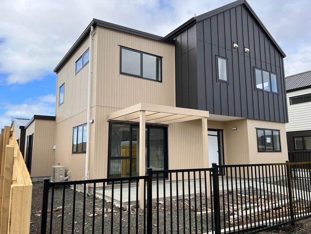 20 Black Beech Crescent, Takanini, Auckland - Carousel 1