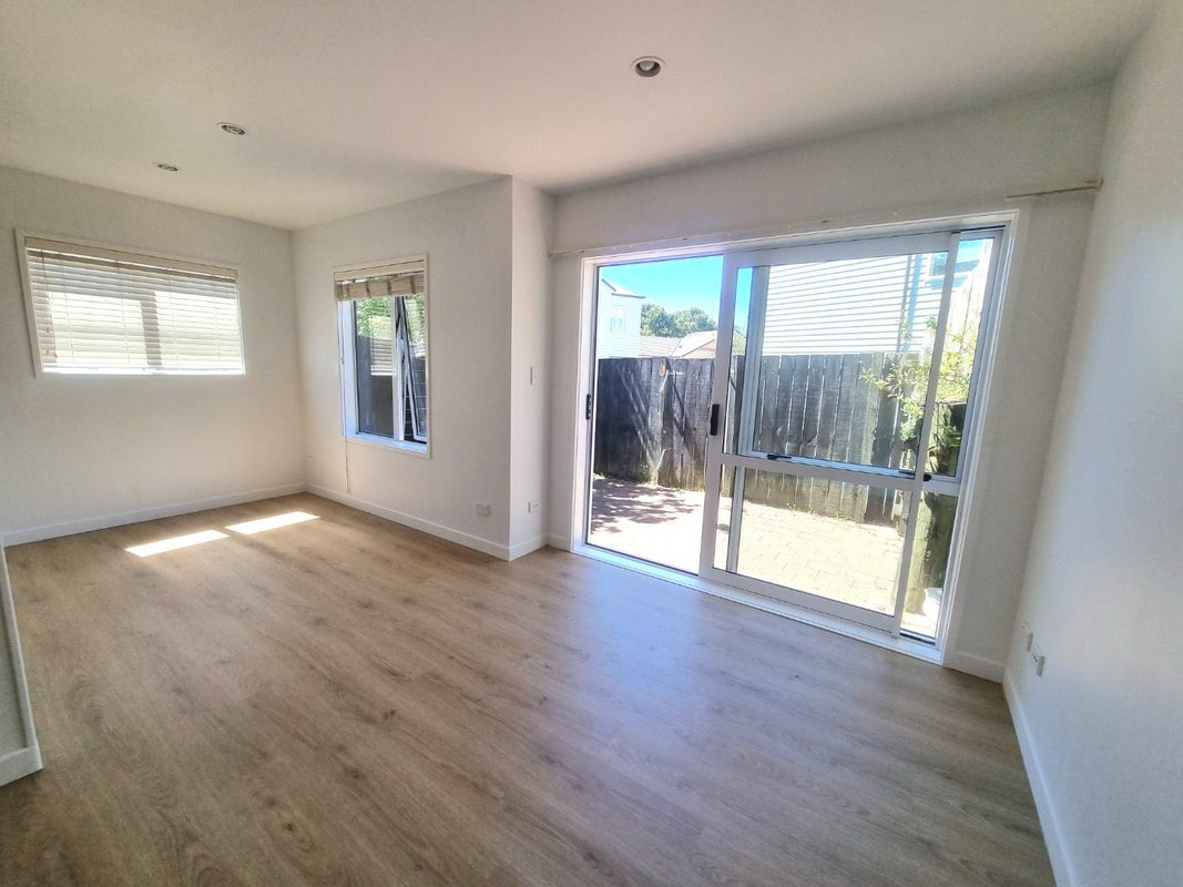 14/30 John Jennings Drive, Oteha, Auckland - Carousel 2