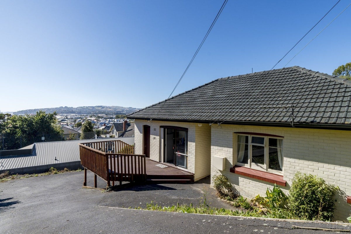 35 Easther Crescent, Kew, Dunedin - Carousel 1