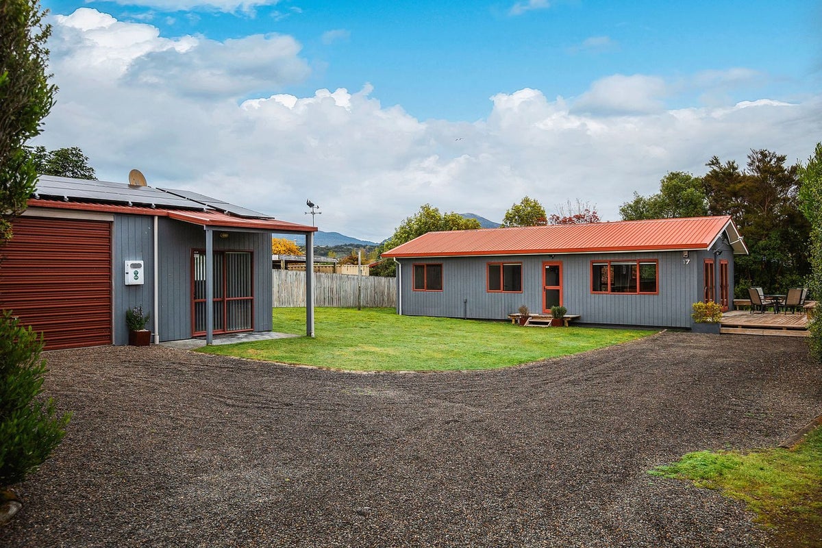 1/17 Te Waaka Terrace, Kuratau, Turangi - Carousel 1