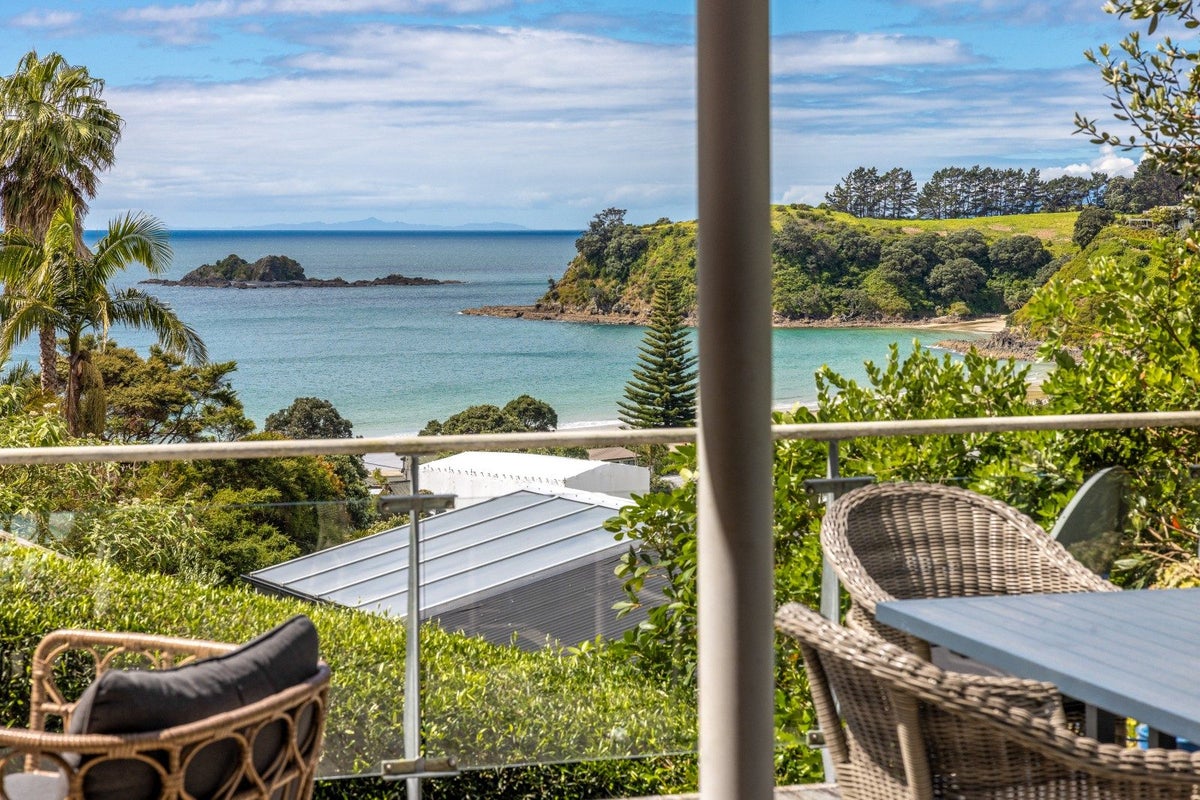31A Miro Road, Palm Beach, Waiheke Island - Carousel 1