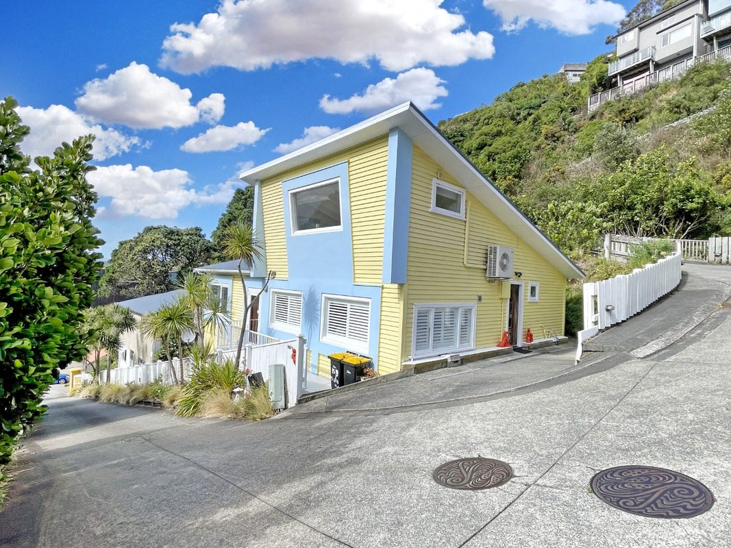 15A Onslow Road, Khandallah, Wellington - Carousel 11