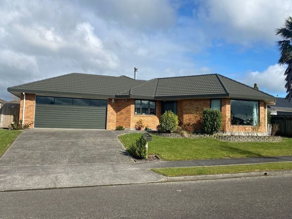 8 Woodgate Court, Fitzherbert, Palmerston North - Carousel 24