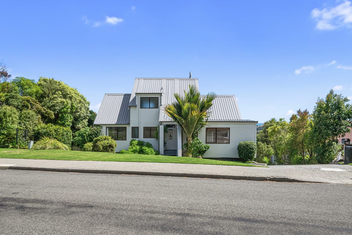 62 Kotare Street, Waikanae - Carousel 1