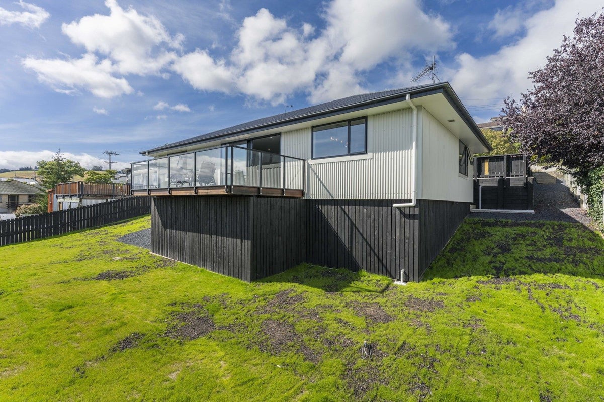 21 Braeside, Kinmont Park, Mosgiel - Carousel 1