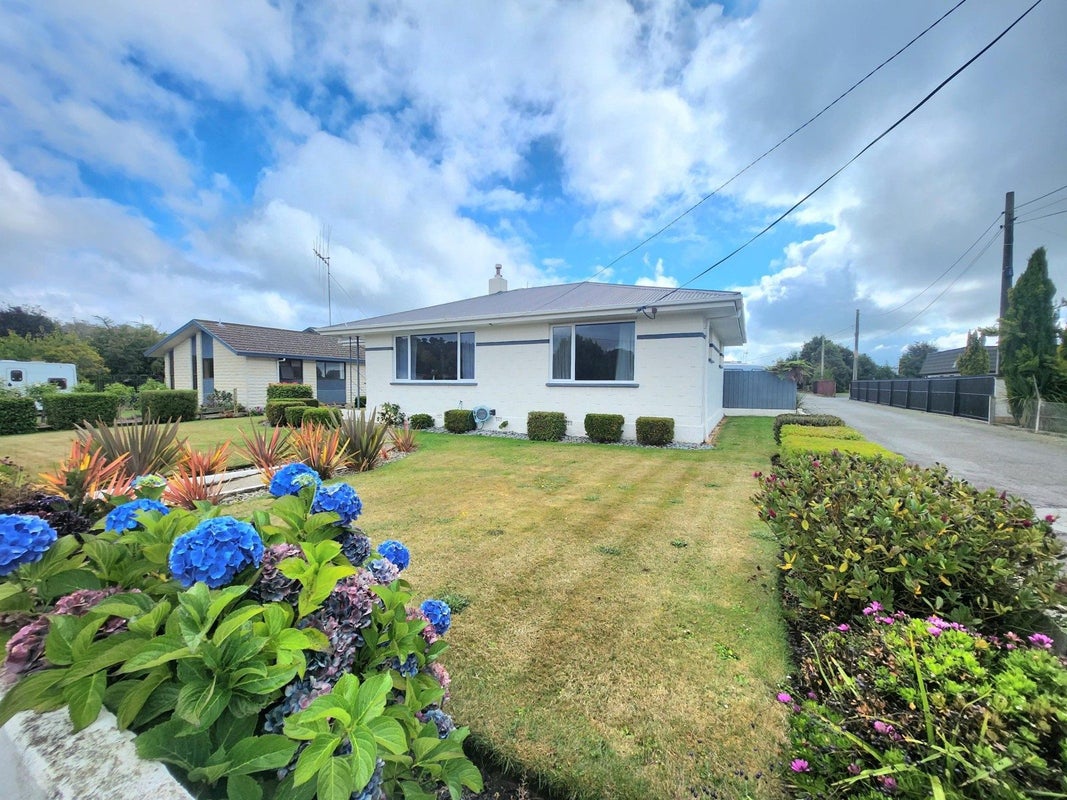 22 Sandringham Street, Oamaru North, Oamaru - Carousel 19