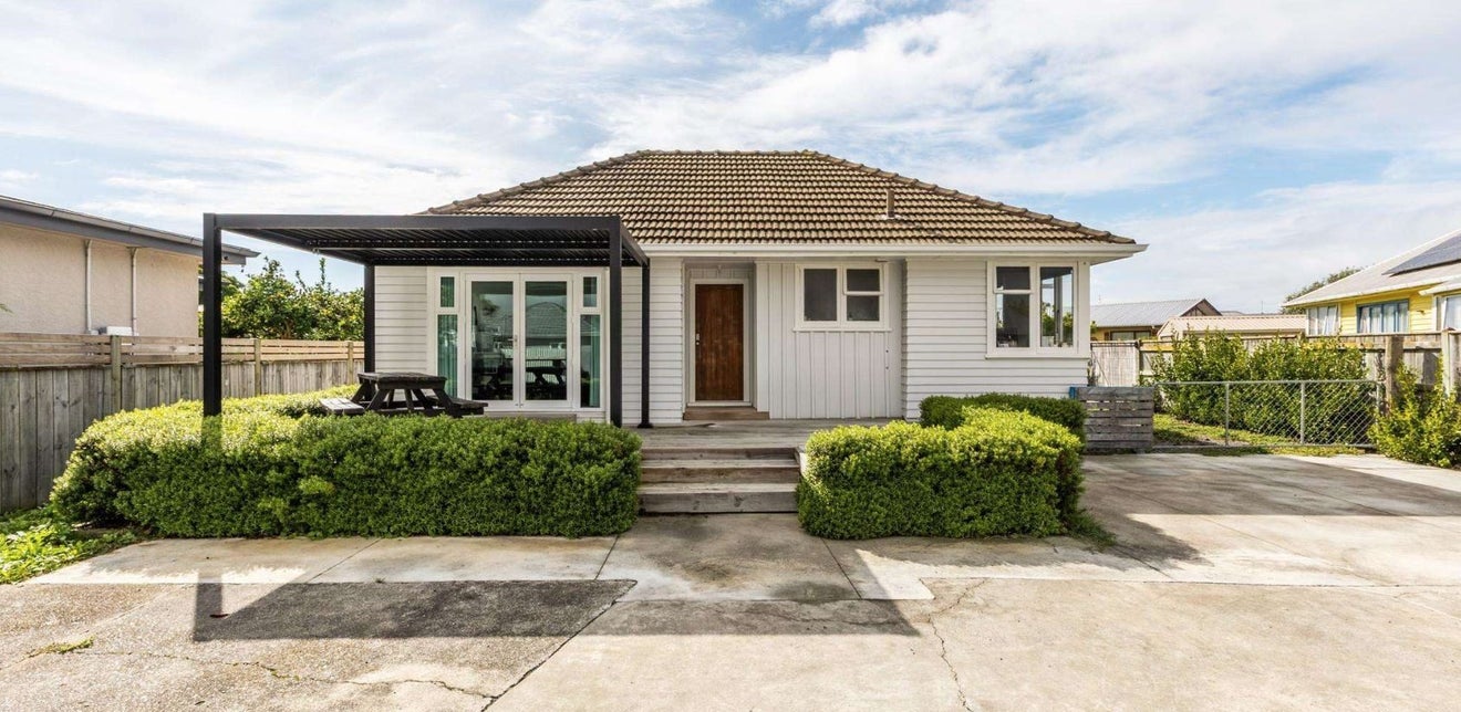 2A Savage Crescent, Marewa, Napier - Carousel 1