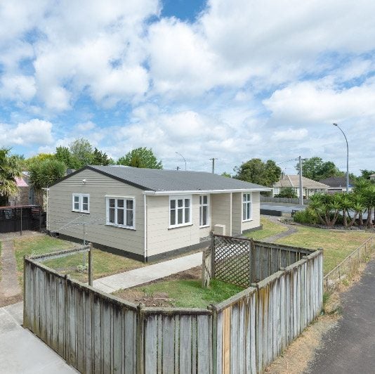 180 Clyde Street, Hamilton East, Hamilton - Carousel 14