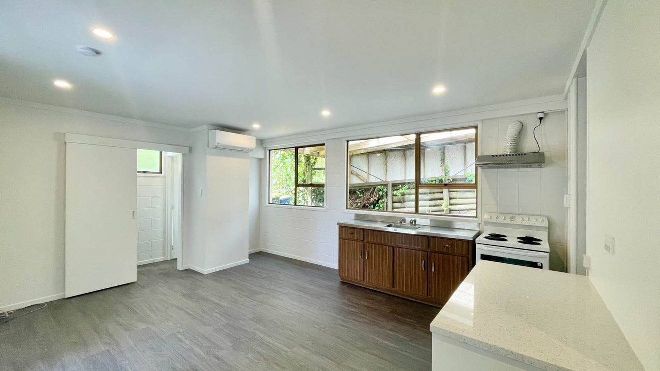 96 Arran Road, Browns Bay, Auckland - Carousel 1