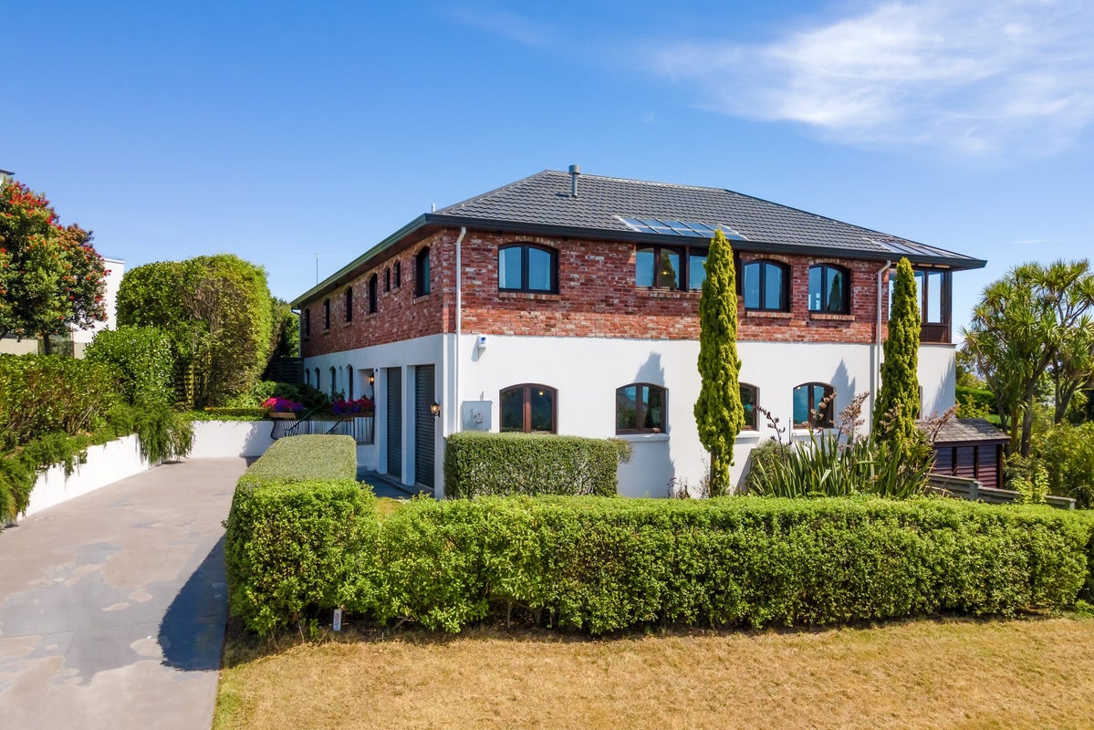 12 Godley Drive, Scarborough, Christchurch - Carousel 1