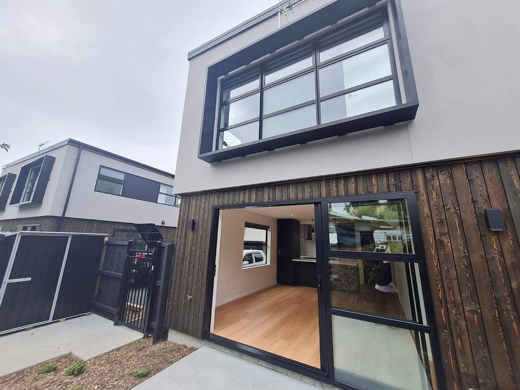 3/112 Purchas Street, Edgeware, Christchurch - Carousel 1