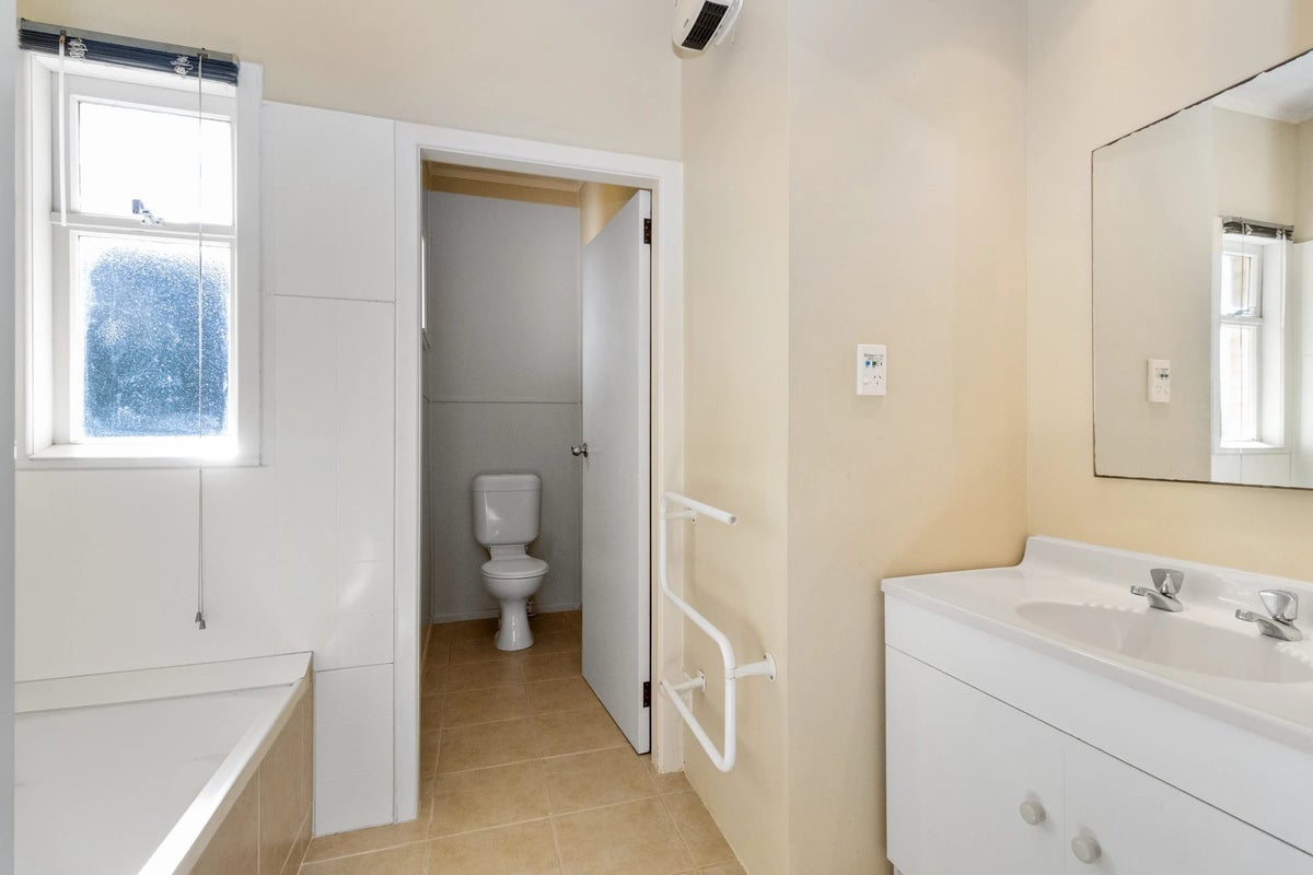 22 Taylor Terrace, St Andrews, Hamilton - Carousel 10