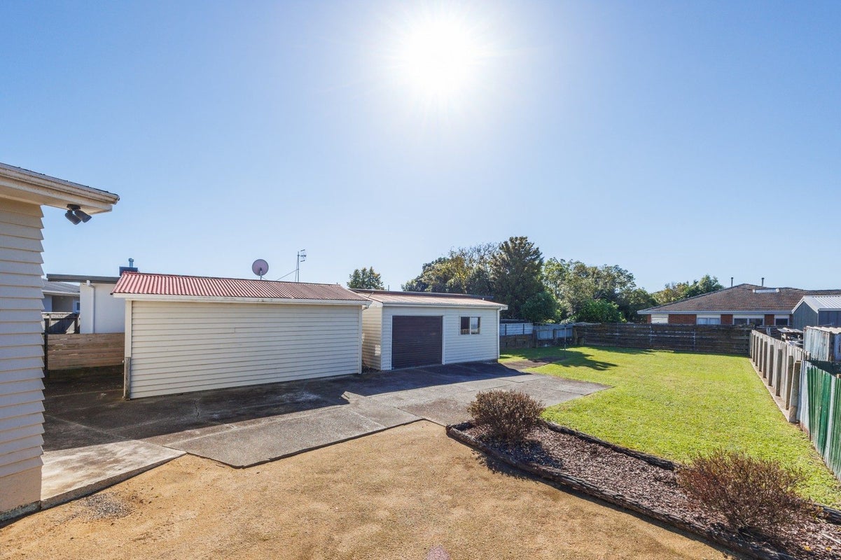 39 Kingston Street, Awapuni, Palmerston North - Carousel 15