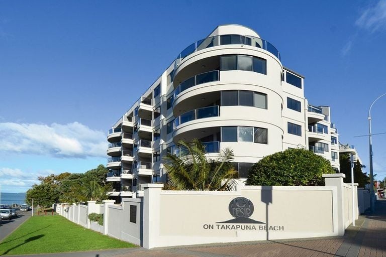 1D/175 Hurstmere Road, Takapuna, Auckland - Carousel 2