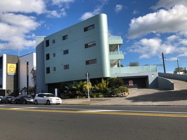 305/3 Morningside Drive, St Lukes, Auckland - Carousel 1