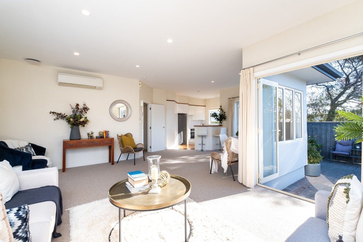 19A John Guthrie Place, Merrilands, New Plymouth - Carousel 2
