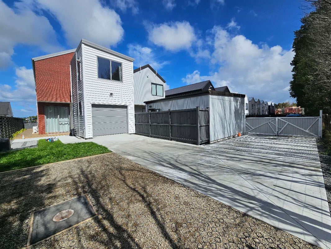 3 Yellow Pear Lane, Karaka, Papakura - Carousel 1