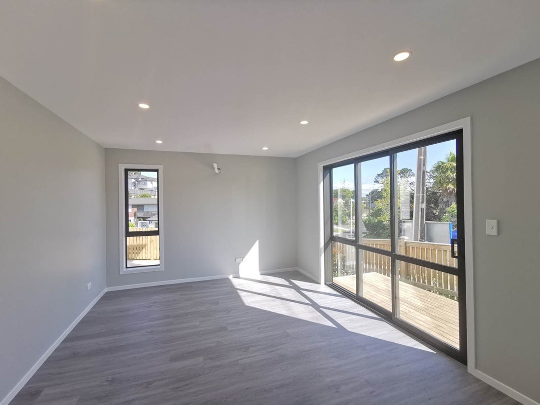 13E Windermere Crescent, Blockhouse Bay, Auckland - Carousel 2