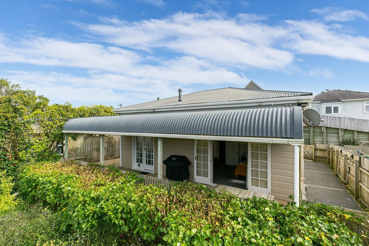 26 Tarawera Road, Johnsonville, Wellington - Carousel 2